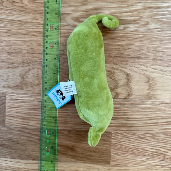 Jellycat Vivacious Pea NWT Retired - Picture 4 of 4
